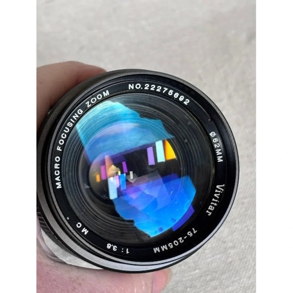 Vivitar 75-205mm f/3.8 Macro Focusing Zoom Lens 62mm Filter Diameter**UNTESTED**
